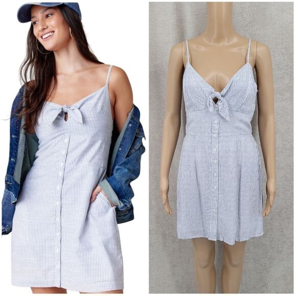 Francesca's Trixxi Lena Front Tie Striped Mini Dress Blue and White Sundress M - Picture 1 of 13